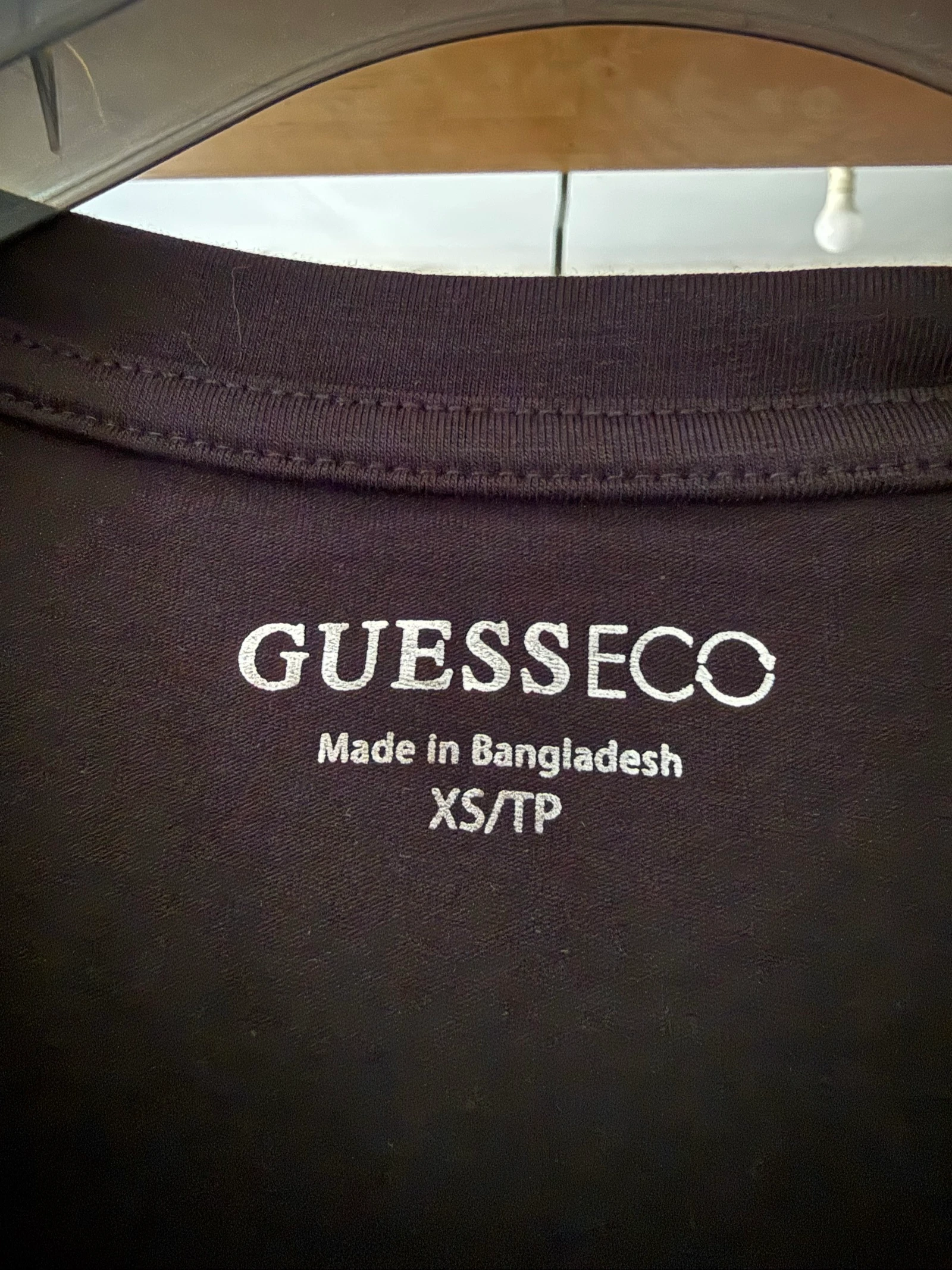 Guess women's XS new t-shirt with tags – Black – Rhinestone logo – Original packaging – photo 6